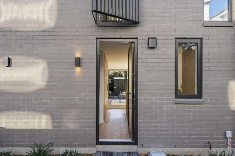 4-8/7 Grove Road Addington_12