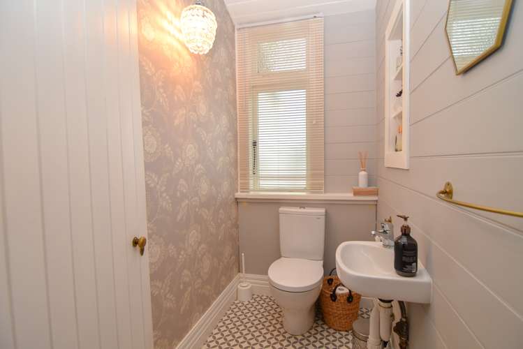 5 Clifton Avenue Carterton_12