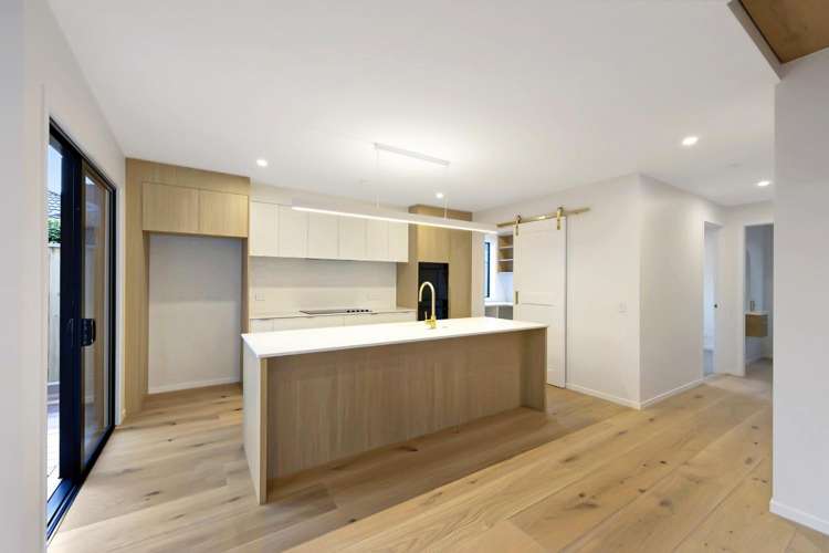 B/8 Maire Street 1378_1