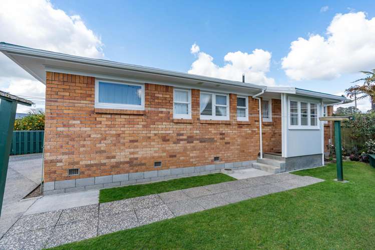 49 Garden Heights Avenue Glenview_20