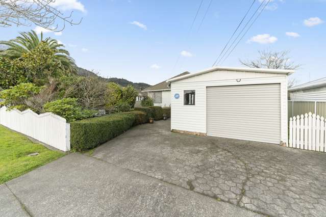 8 Nelson Crescent Wainuiomata_1