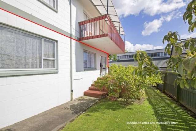 2/2 Seaview Terrace Mount Albert_4