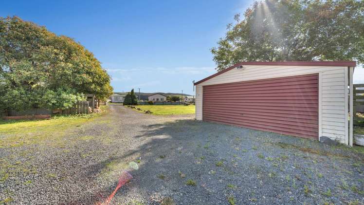 10 Saunders Street and 4 Ryley Street Owaka_21