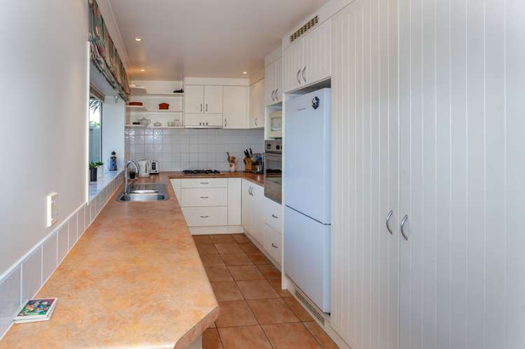 4b The Esplanade Tairua_14