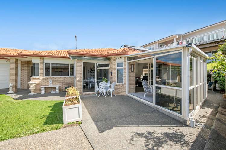 18 Chesterfield Way Orewa_1