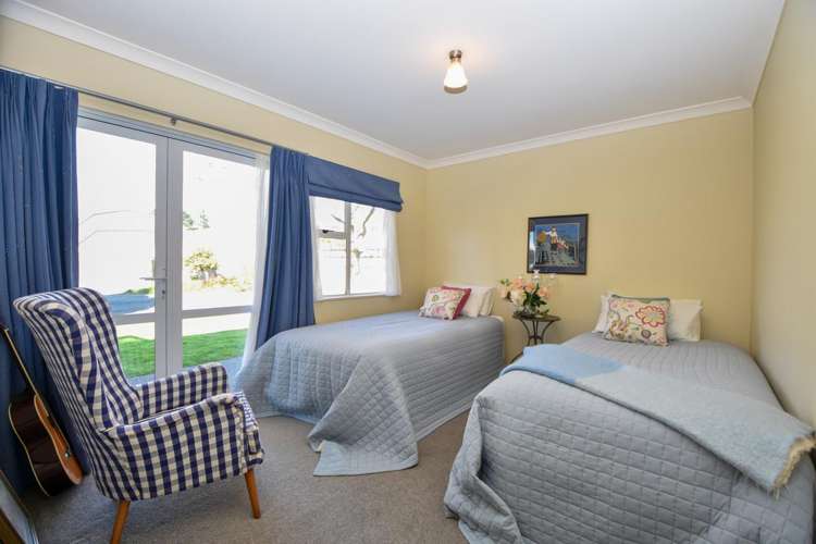 26 Deller Drive Carterton_15