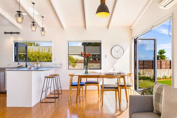 10 Edwin Mitchelson Road Muriwai_11