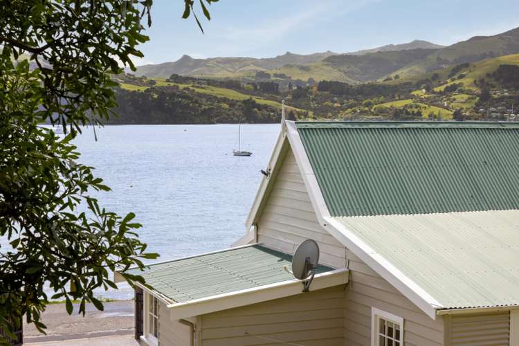 257 Beach Road Akaroa_28