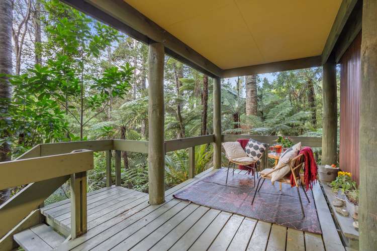 35 Sylvan Valley Avenue Titirangi_1