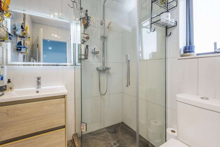 29 Black Beech Crescent Takanini_16