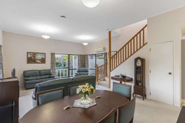 2/13a Eban Avenue Hillcrest_11