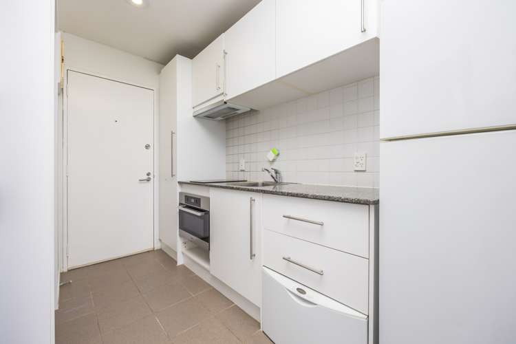 4j/15 City Road Auckland Central_7