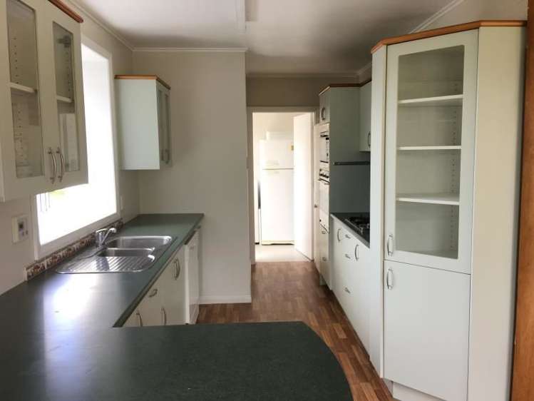 24 Westcott Street Dallington_5