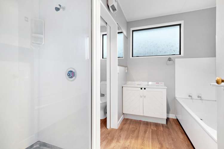 15 Avalon Crescent Fernhill/Sunshine Bay_9