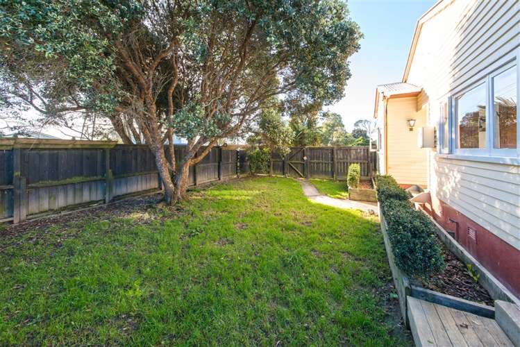 49 Queen Mary Avenue New Lynn_6