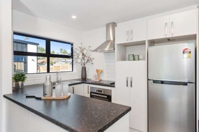 Modern Two-Bedroom Unit – Secure Living in a Handy Location - Close to the Hospital