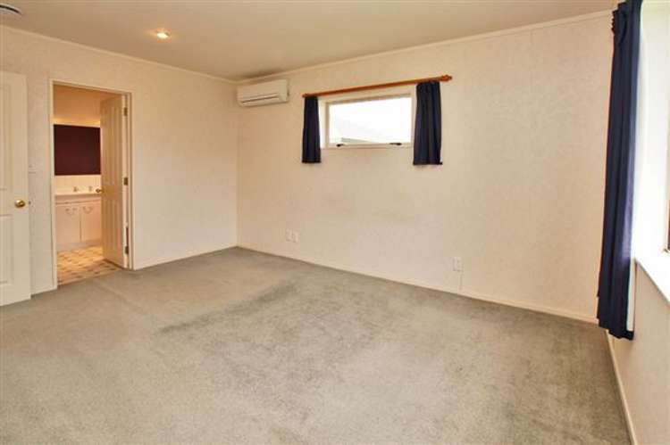 22 Farnborough Drive Nawton_6