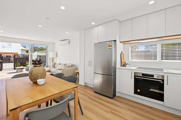 135 Grace Road_4