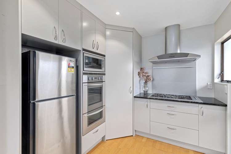 2/5 Annette Avenue Te Atatu South_9