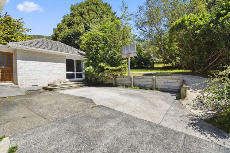 59 Lees Grove Wainuiomata_16