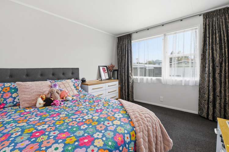 11 Byron Grove Owhata_19