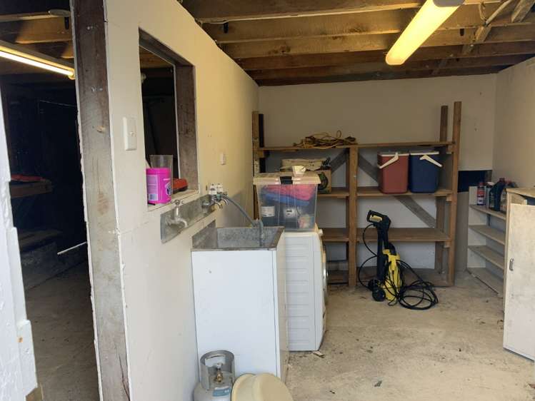 116 Murphy Street Toi Toi_8