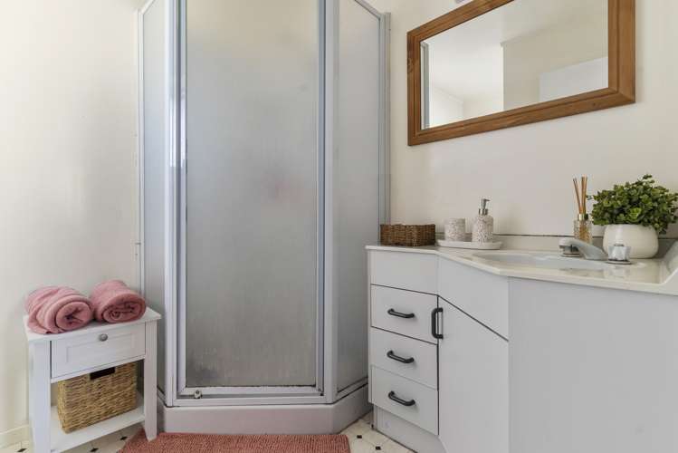 283c Glengarry Road Glen Eden_33