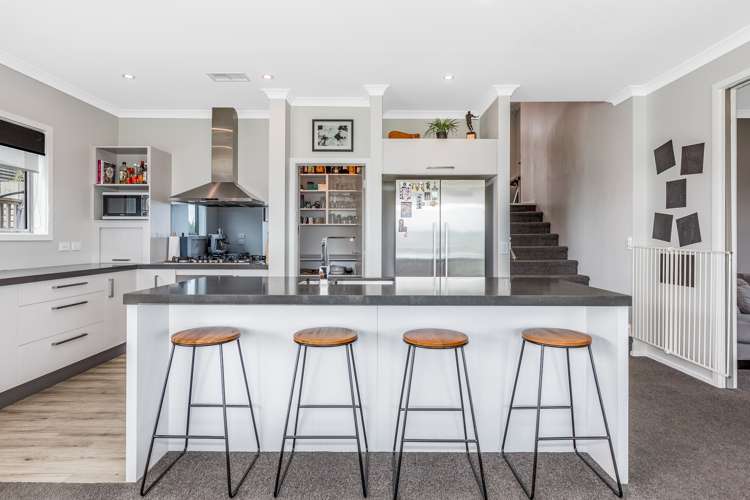 105 Endeavour Drive Whitby_5