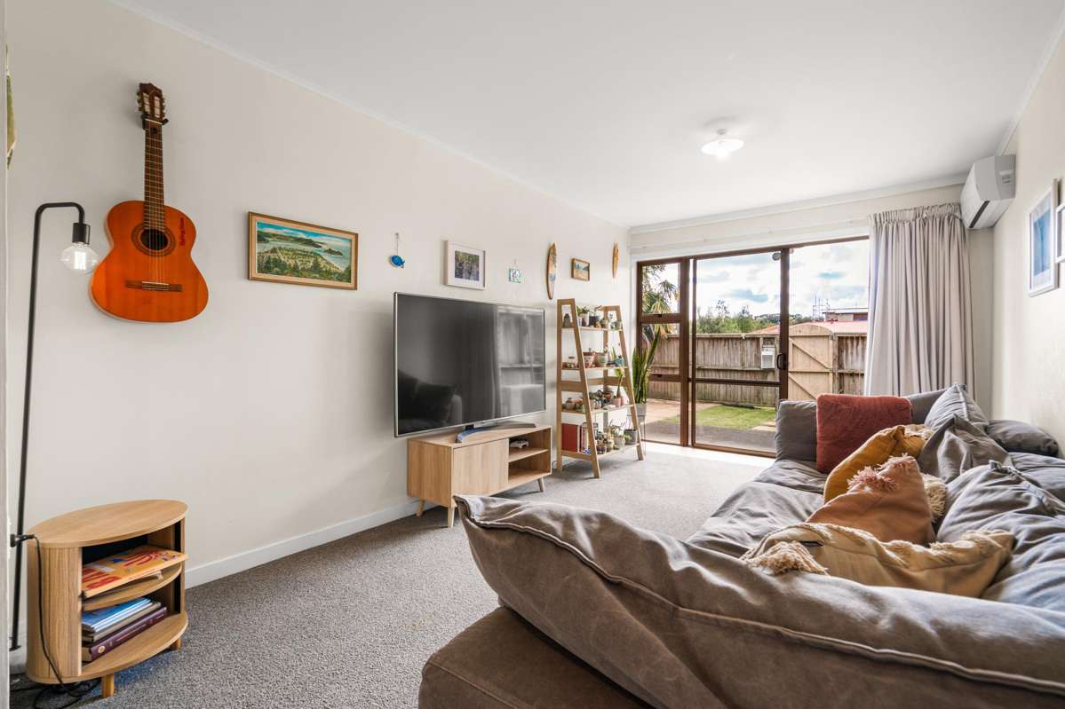 2/48 Byron Street_4