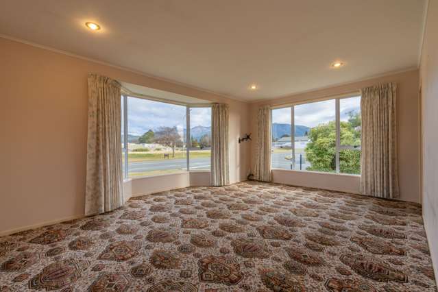 37 Luxmore Drive Te Anau_2