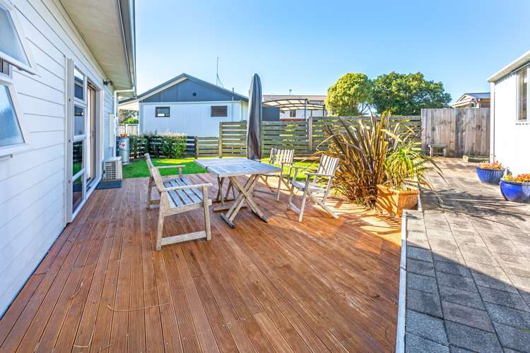 2 Norfolk Place Tairua_16