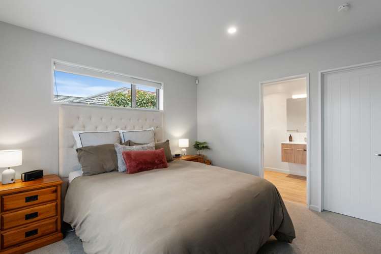 32 Flaxon Place Burwood_9