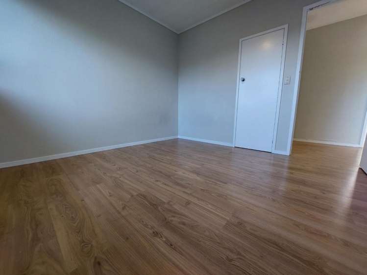 1/46a Captain Scott Road Glen Eden_5