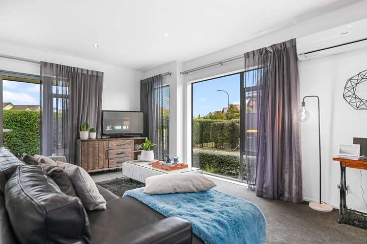 33 Henley Green Northwood_9