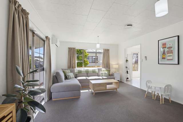 94 Omapere Street Whitby_4