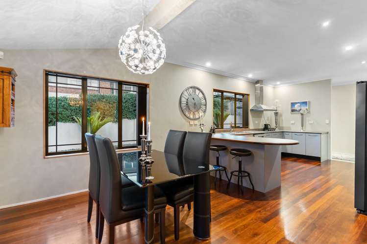 5 Ridgemount Rise Mangere Bridge_7