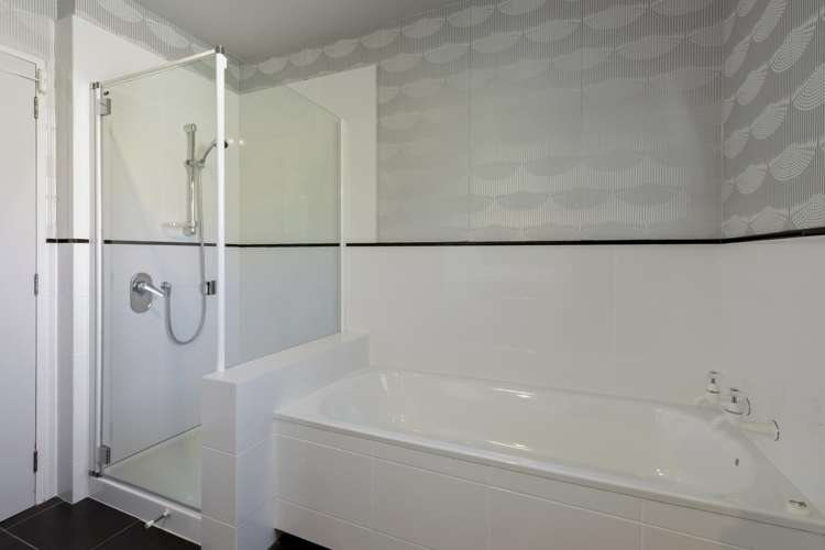 415 Peninsula Road Kelvin Heights_12