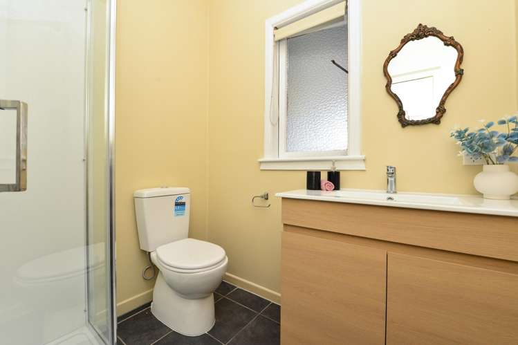 13 Bond Street Hamilton East_21