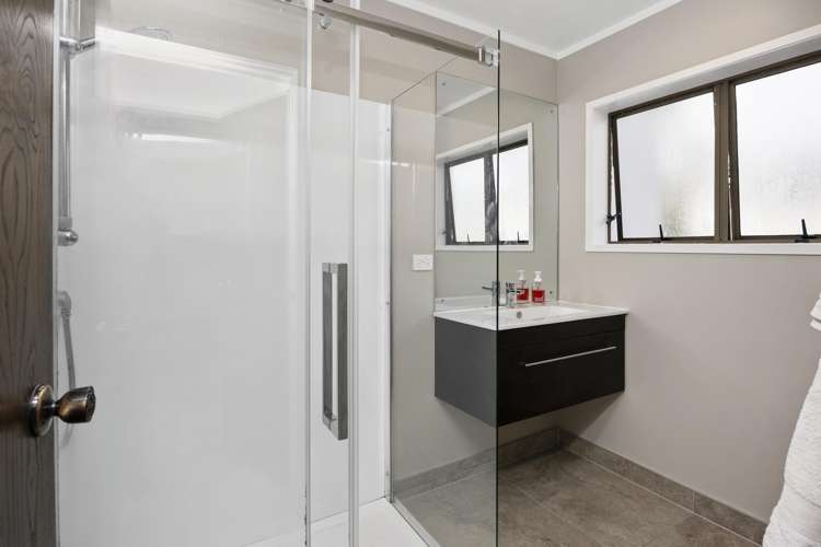 1/8 Mannering Place Hillcrest_8