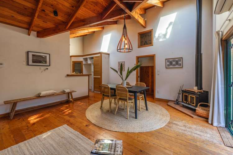 31 Hekerua Road_5