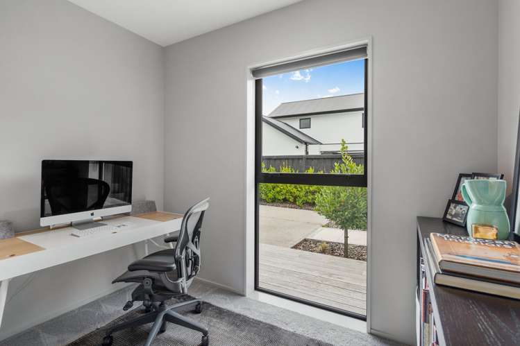 29 Carnaveron Drive Lincoln_19