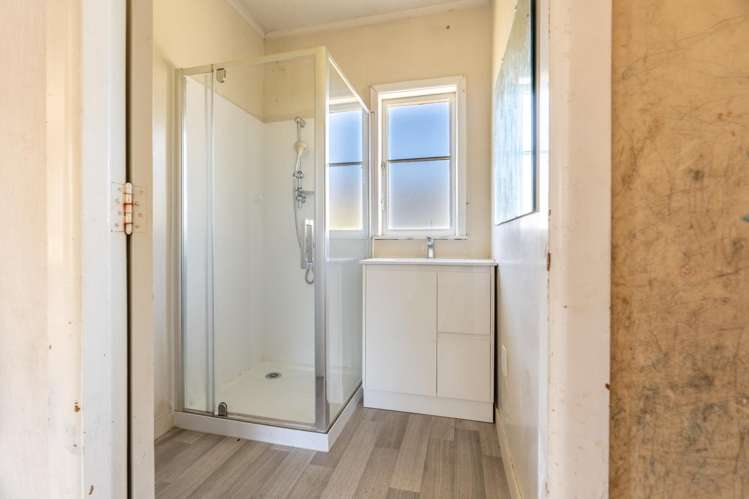 383 Massey Road Mangere East_10