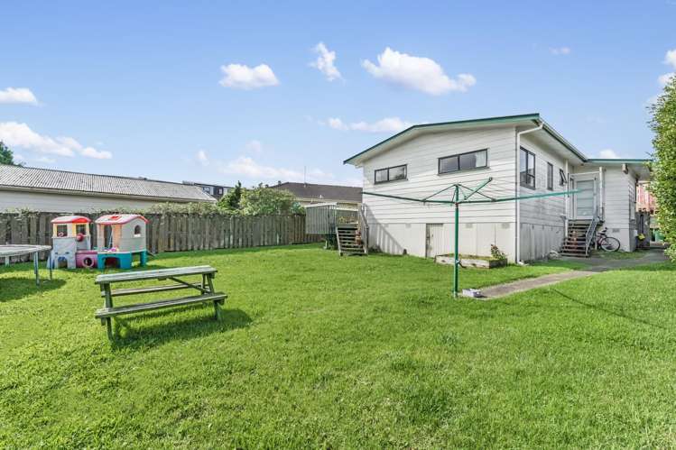 21 Tomintoul Place Highland Park_14