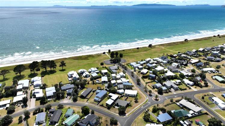 102 Sands Crescent Matarangi_18