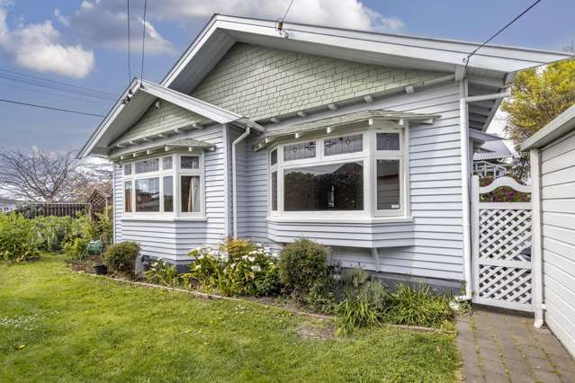 Character Bungalow with so much potential !