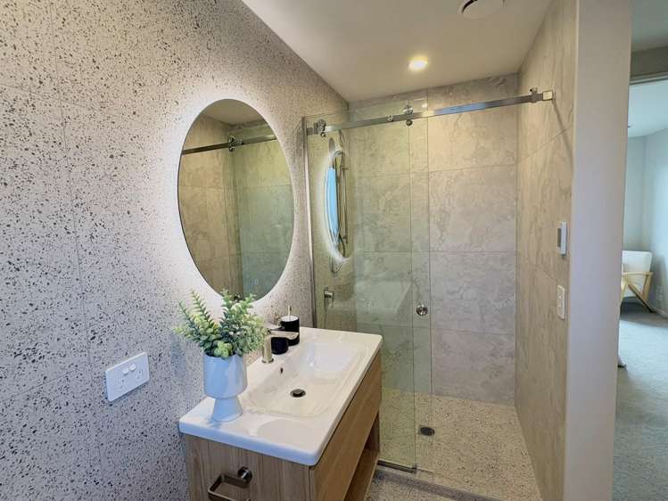 9/8 Akoranga Place Hornby_6