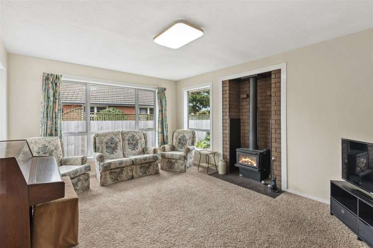 22 Russley Road Russley_2