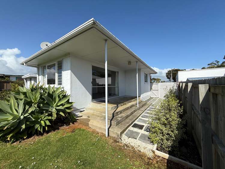 27 Lorenzen Bay Road_0