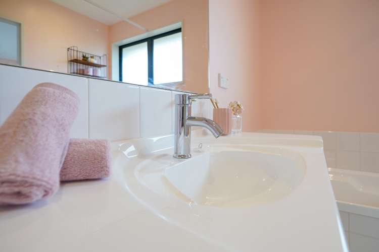 30 Stirling Street Windsor_14