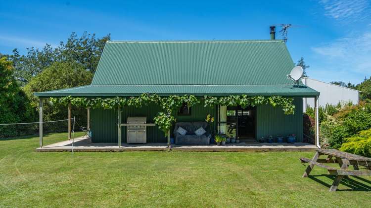 300 Courtenay Road Charing Cross_9